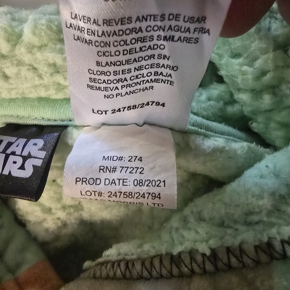 Star Wars Grogu Mandalorian Green and Black Blanket HOODY! BNWOT! - Picture 5 of 5